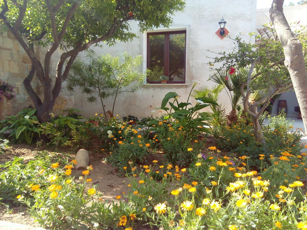 Baglio Bellavista Bed & Breakfast Torre Nubia Екстериор снимка